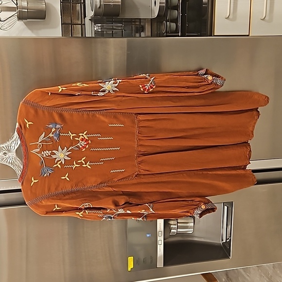 💕JOHNNY WAS💕 Dixie Floral Embroidered Tunic Top ~ Almond Light Medium - Picture 6 of 13